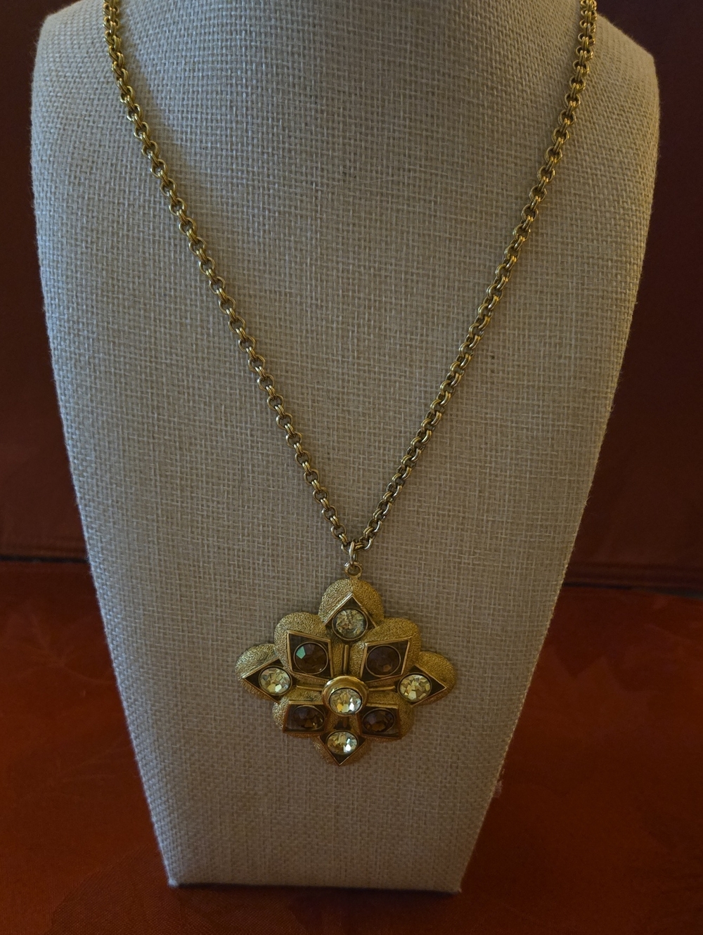 Sarah Coventry Gold-Tone Starburst Pendant Necklace C. 1975